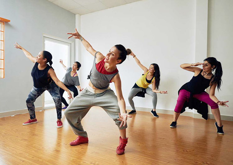 Рози де Пальма получает свои потрясающие ноги от танцев: вот 5 танцевальных движений, которые приведут вас в форму