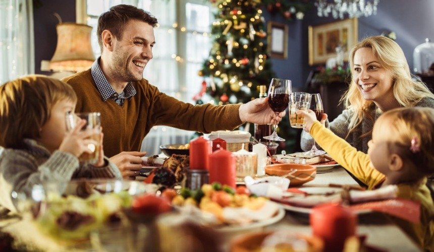 10 новогодних традиций, которые помогут укрепить семейные ценности