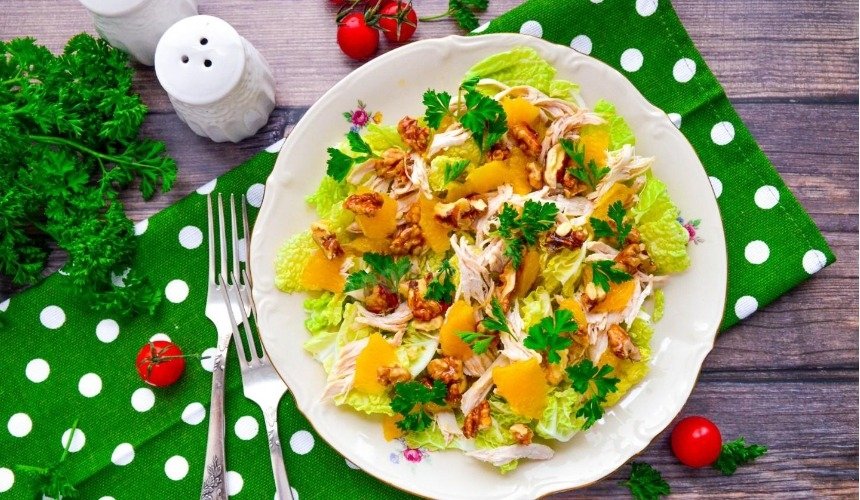 10 вкусных слоеных салатов на Новый год 2023