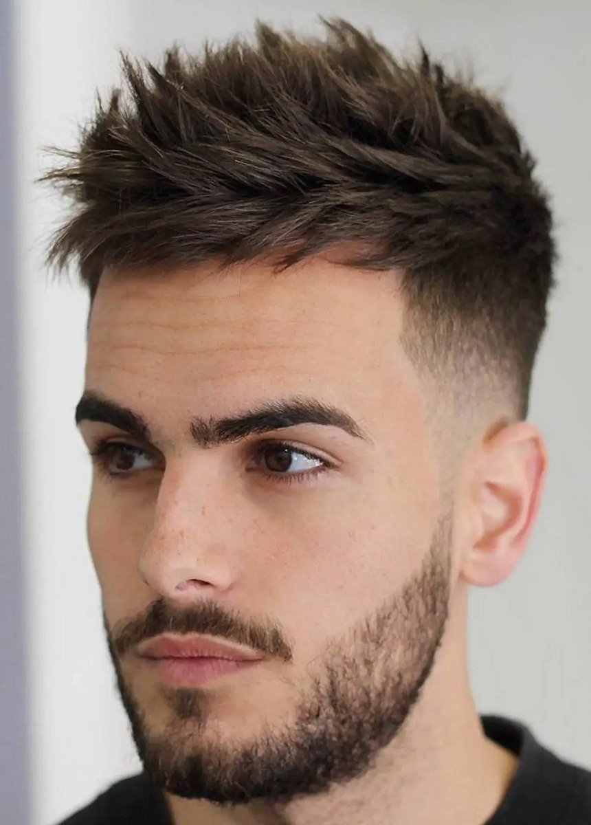 Мужские стрижки и бороды 2023: какие тренды в этом сезоне