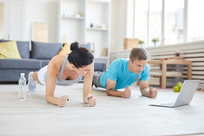 Фитнес онлайн: все, что нужно знать о тренировках в домашних условиях