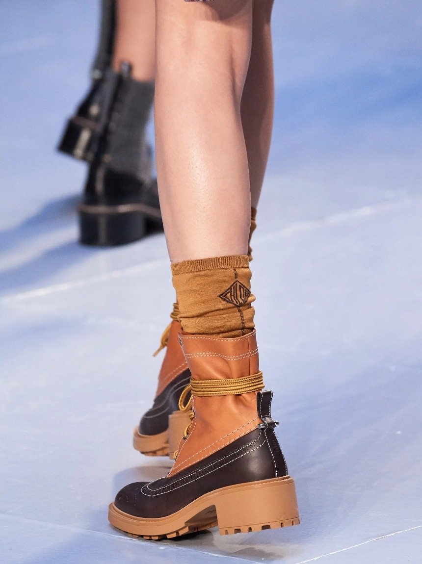 Модные сапоги зима 2024: какие фасоны будут в тренде