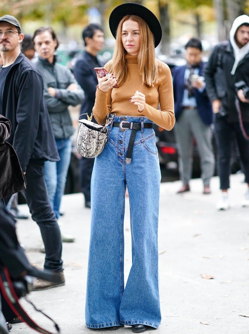 Модные женские джинсы 2024